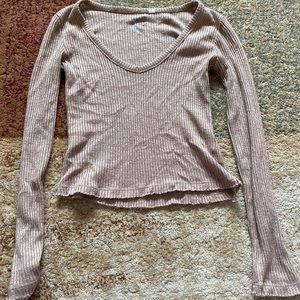 tight long sleeve cropped shirt